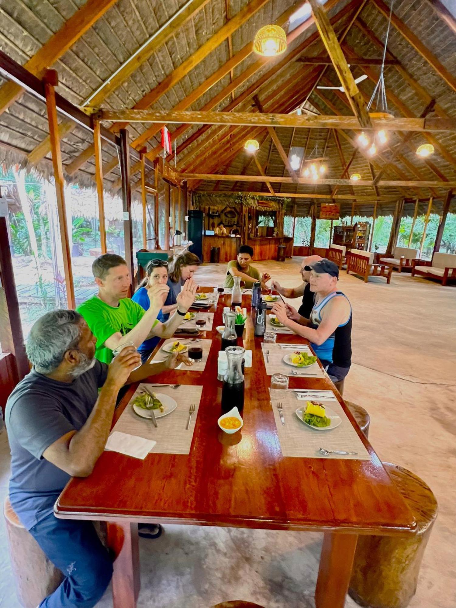 Tronco Tambopata Adventure Hotel Пуерто Малдонадо Екстериор снимка