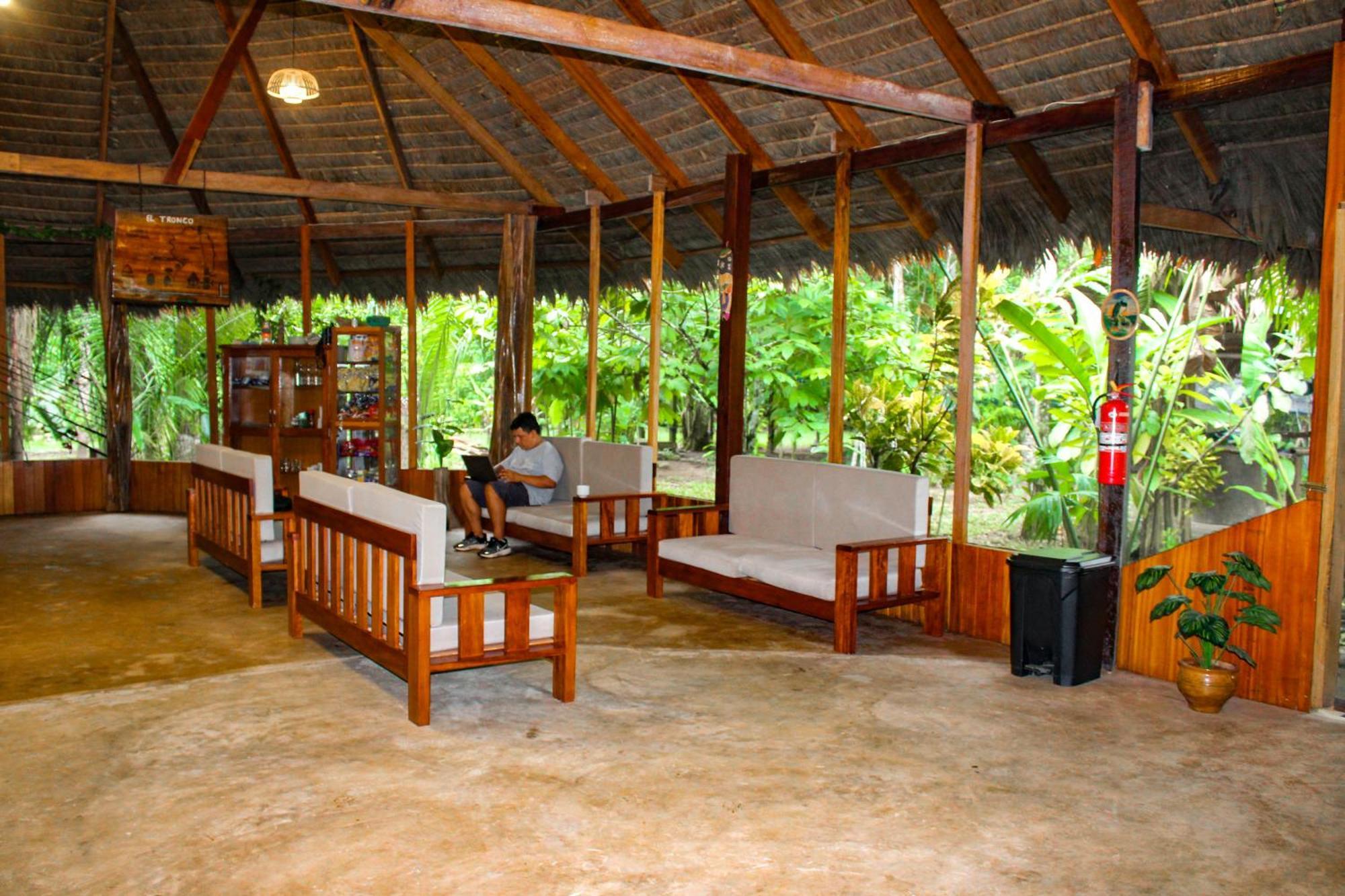 Tronco Tambopata Adventure Hotel Пуерто Малдонадо Екстериор снимка