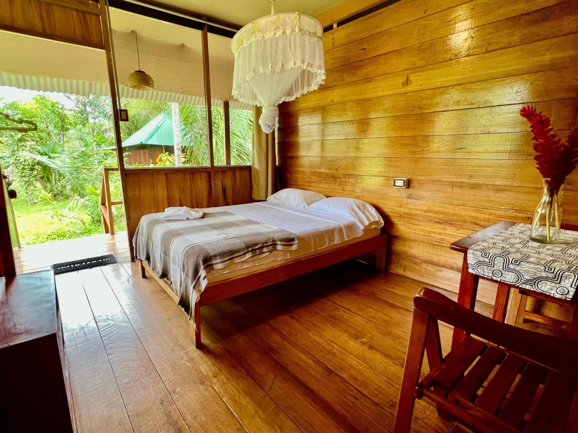 Tronco Tambopata Adventure Hotel Пуерто Малдонадо Екстериор снимка