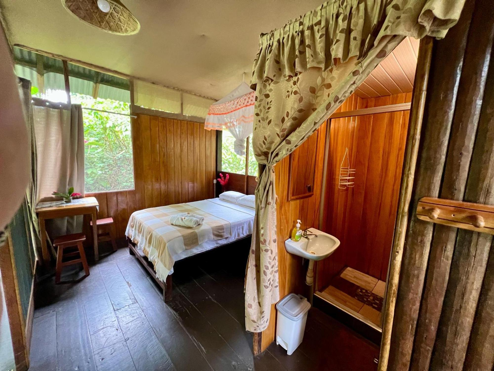 Tronco Tambopata Adventure Hotel Пуерто Малдонадо Екстериор снимка