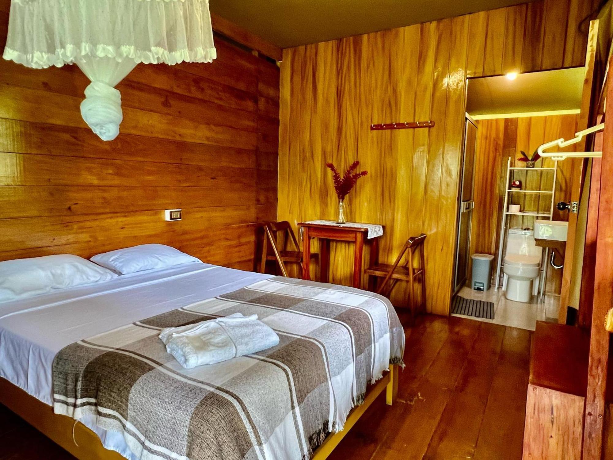 Tronco Tambopata Adventure Hotel Пуерто Малдонадо Екстериор снимка